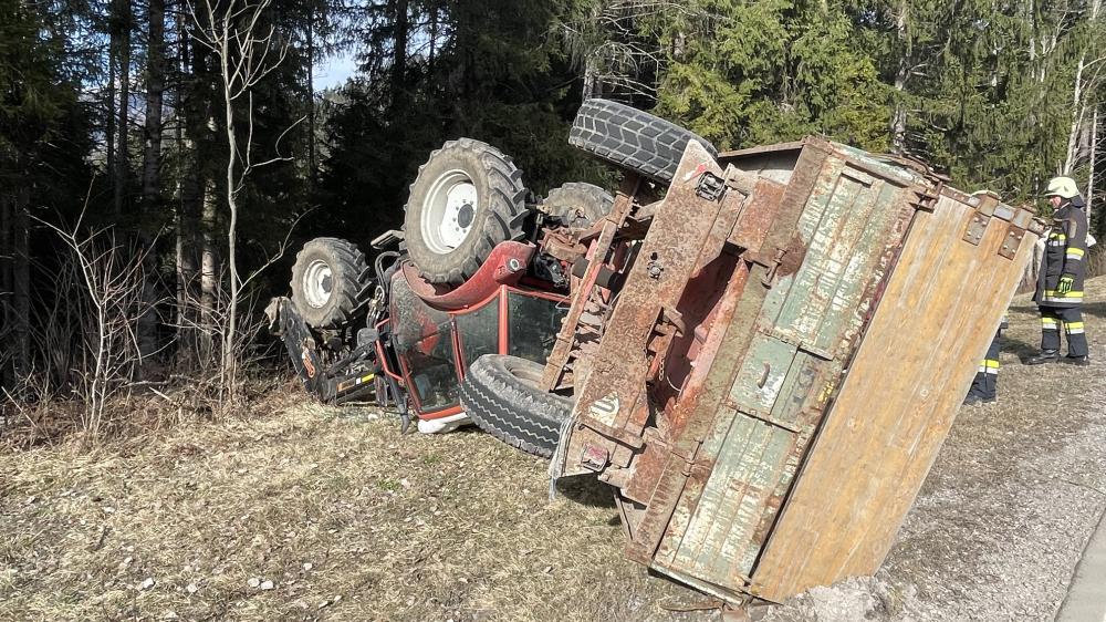 Traktorunfall auf der B87