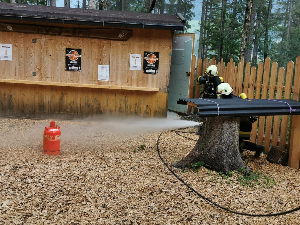 Rauchentwicklung in der Waldbar